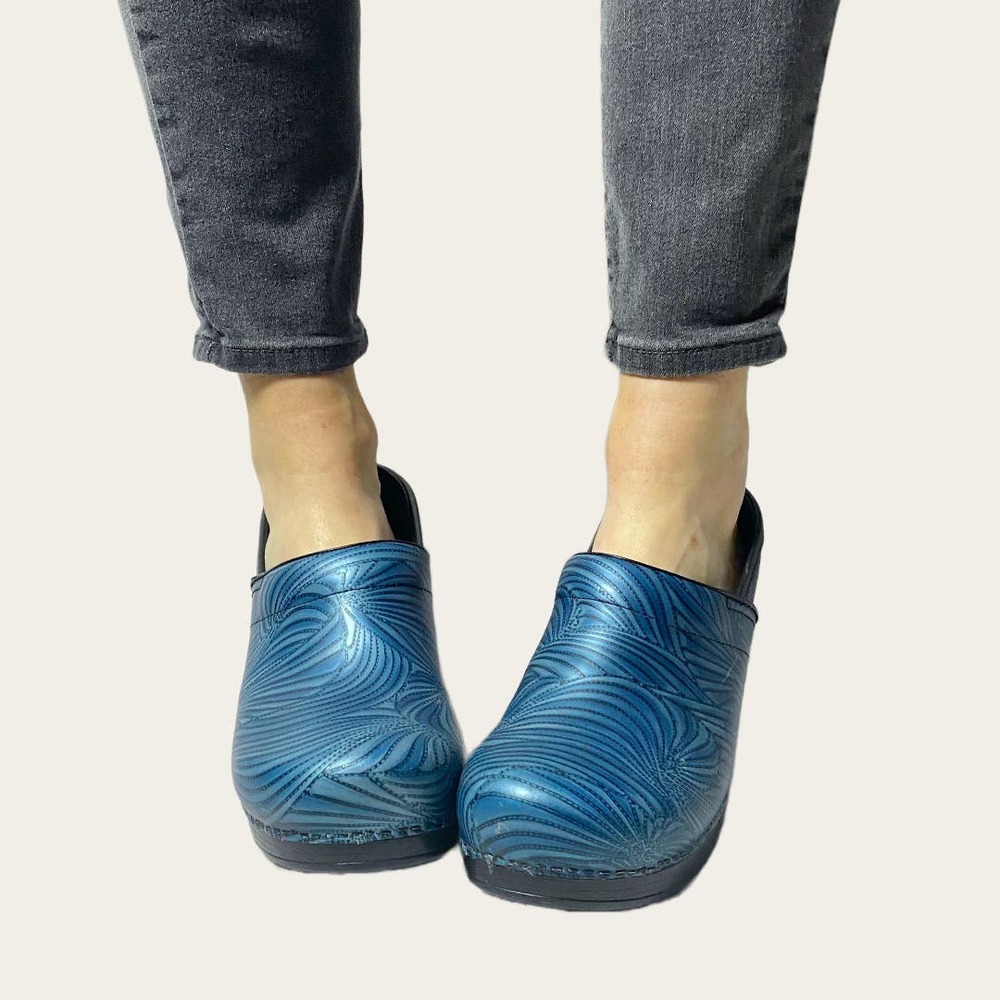 Dansko Blue Swirl Leather Clogs Shoes Sz 41